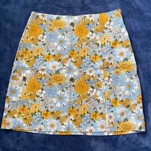 Urban Outfitters side slit floral mini skirt. Size XS